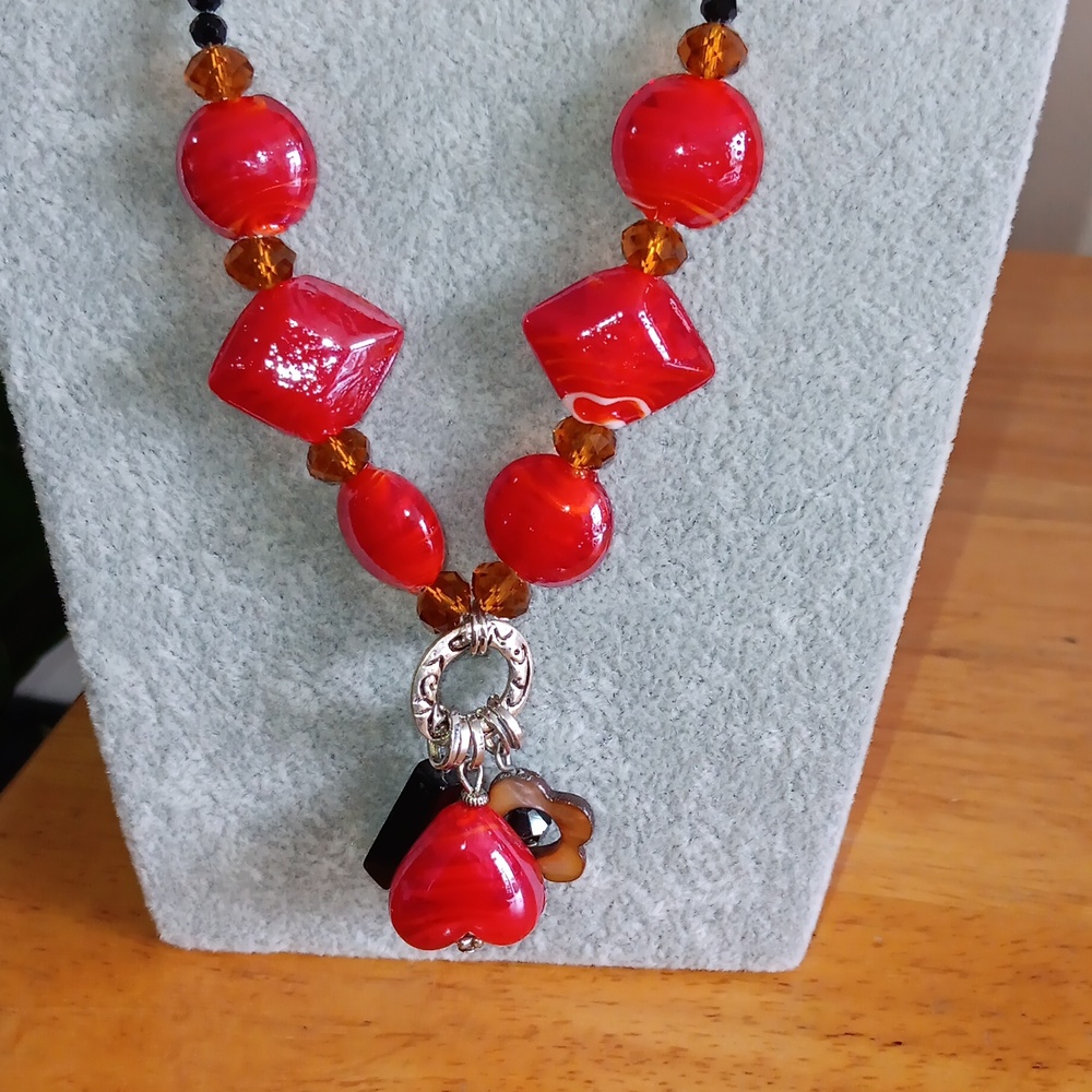 Murano Glass Safari  Red and Black Beaded Necklace 16" - Picture 4 of 5